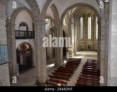 Leere gotische Kirche. San Domingos de Bonaval, Santiago de Compostela, Spanien. September 25, 2022. Stockfoto