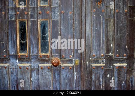 Detail von einer alten Holztür Stockfoto