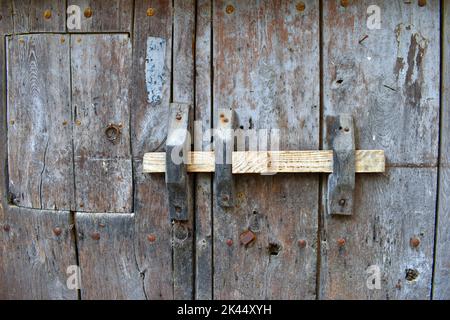 Detail von einer alten Holztür Stockfoto