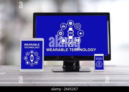 Tragbares Technologiekonzept, das auf verschiedenen IT-Geräten gezeigt wird Stockfoto