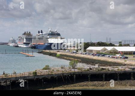 Celebrity Silhouette Kreuzschiff im Hafen von Southampton, Southampton, Großbritannien Stockfoto