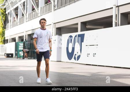 Singapur. 30. September 2022. DE VRIES Nyck (NED), Reservefahrer von Mercedes AMG F1 Teamportrait vor der Scuderia AlphaTauri, Ambiente während des Formel 1 Singapore Airlines Singapore Grand Prix 2022, 17. Lauf der FIA Formel 1 Weltmeisterschaft 2022 vom 30. September bis 02. Oktober, 2022 auf dem Marina Bay Street Circuit, in Singapur - Foto: Antonin Vincent / Dppi/DPPI/LiveMedia Kredit: Unabhängige Fotoagentur/Alamy Live News Stockfoto