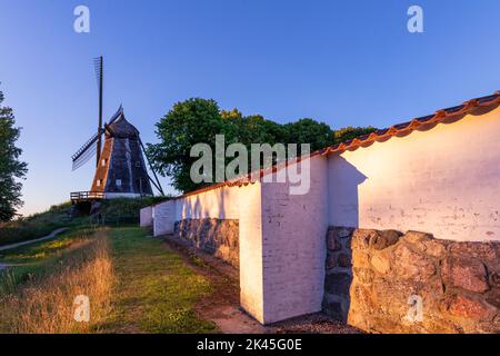 Karrebæk Mølle (Mühle Karrebaek) bei Sonnenuntergang, Karrebæksminde, Dänemark Stockfoto