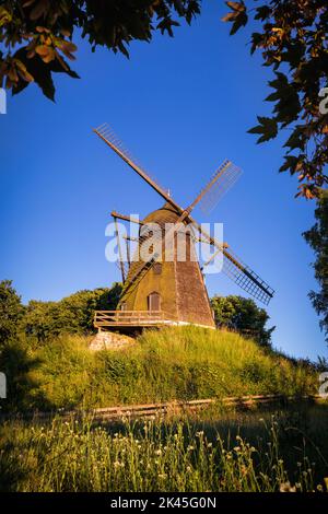 Karrebæk Mølle (Mühle Karrebaek) bei Sonnenuntergang, Karrebæksminde, Dänemark Stockfoto