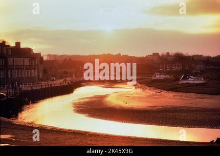 Am Wasser. Blakeney Quay, Norfolk, England, Großbritannien Stockfoto