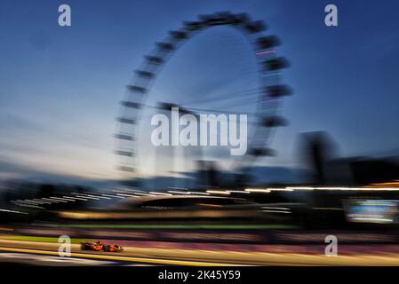 Singapur, 30/09/2022, Daniel Ricciardo (AUS) McLaren MCL36. Großer Preis von Singapur, Freitag, 30.. September 2022. Marina Bay Street Circuit, Singapur. Quelle: James Moy/Alamy Live News Stockfoto