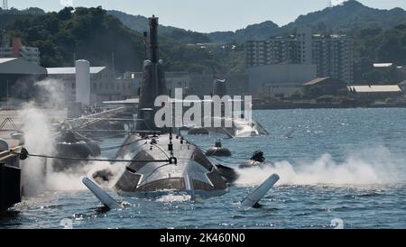 Yokosuka, Japan. 30. September 2022. Die U-Boote der japanischen Maritime Self-Defense Force sind am Freitag, den 30. September 2022, bei Fleet Activities (FLEACT) Yokosuka in der Präfektur Kanagawa, Japan, verankert. Foto von Keizo Mori/UPI Credit: UPI/Alamy Live News Stockfoto