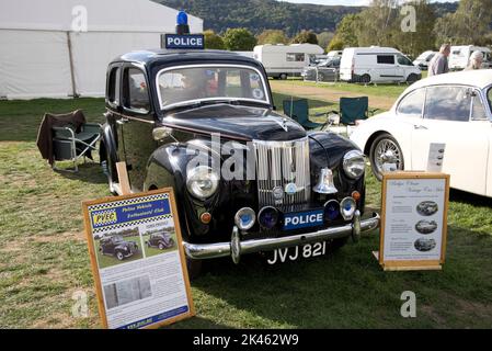 1952 Ford Präfekt Polizeiwagen auf Three Counties Showground, Great Malvern, Großbritannien Stockfoto