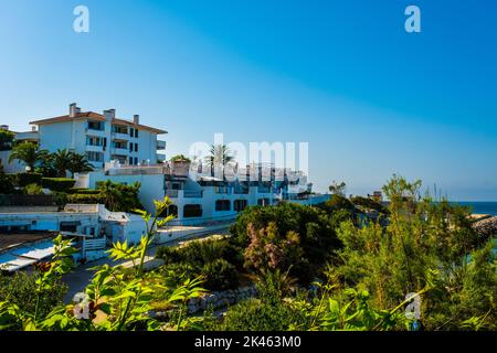 Kleiner Ferienort Sitges in den Vororten von Barcelona. Katalonien, Spanien Stockfoto