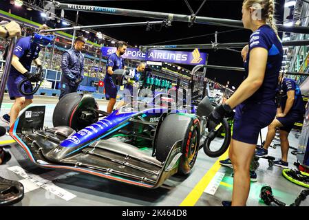 Singapur. 30. September 2022. Nichola Latifi (CDN) Williams Racing FW44. 30.09.2022. Formel 1 Weltmeisterschaft, Rd 17, Großer Preis Von Singapur, Marina Bay Street Circuit, Singapur, Trainingstag. Der Bildnachweis sollte lauten: XPB/Alamy Live News. Quelle: XPB Images Ltd/Alamy Live News Stockfoto