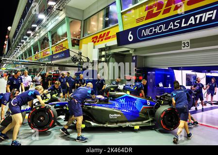 Singapur. 30. September 2022. Nichola Latifi (CDN) Williams Racing FW44. 30.09.2022. Formel 1 Weltmeisterschaft, Rd 17, Großer Preis Von Singapur, Marina Bay Street Circuit, Singapur, Trainingstag. Der Bildnachweis sollte lauten: XPB/Alamy Live News. Quelle: XPB Images Ltd/Alamy Live News Stockfoto