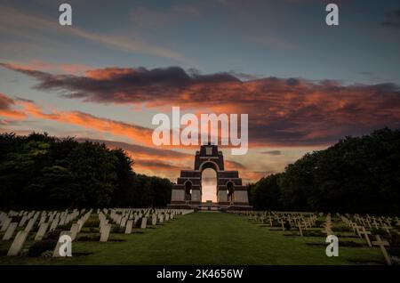 Morgendämmerung in Thiepval, Departement Somme, Nordfrankreich. Stockfoto