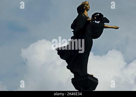 Statue der Heiligen Sofia, Symbol der Weisheit und Beschützer von Sofia, Bulgarien Stockfoto