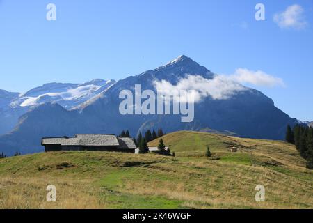 Mount Spitzhore vom Mount Wispile aus gesehen, Gstaad. Stockfoto