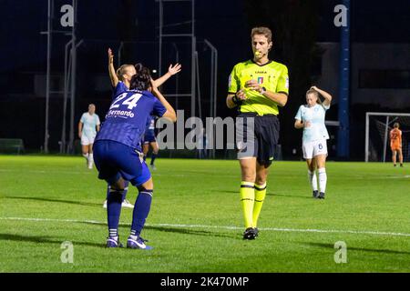 Como, Italien. 30. September 2022. Ferrucci Trabattoni Stadium, Como, Italien, 30. September 2022, Como Rizzon Giulia während des Como Women vs Inter - FC Internazionale - Italienischer Fußball Serie A Frauenspiel Credit: Live Media Publishing Group/Alamy Live News Stockfoto