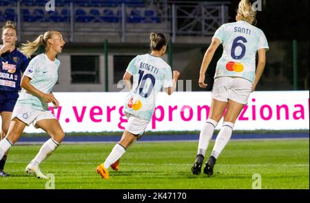 Como, Italien. 30. September 2022. Inter Bonetti Tatiana feiert während Como Women vs Inter - FC Internazionale, Italienischer Fußball Serie A Frauenspiel in Como, Italien, September 30 2022 Kredit: Unabhängige Fotoagentur/Alamy Live News Stockfoto