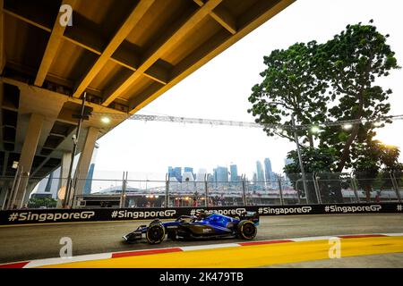 Singapur. 30. September 2022. 06 LATIFI Nichola (CAN), Williams Racing FW44, Aktion während des Formel 1 Singapore Airlines Grand Prix von Singapur 2022, 17. Lauf der FIA Formel 1 Weltmeisterschaft 2022 vom 30. September bis 02. Oktober 2022 auf dem Marina Bay Street Circuit, in Singapur - Foto: Florent Gooden / Dppi/DPPI/LiveMedia Kredit: Independent Photo Agency/Alamy Live News Stockfoto