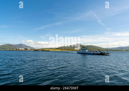 Renard Point, Irland - 8. August 2022: Blick auf die Valentia Island Fährüberfahrt von Renard Point zur Knight's Town in der Grafschaft Kerry im Westen Irlands Stockfoto