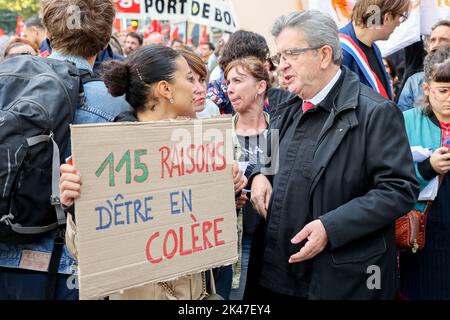 Marseille, Frankreich. 29. September 2022. Jean-Luc Melenchon, Vorsitzender der Partei La France Insoumise, nimmt an der Demonstration Teil. Die Gewerkschaft CGT in Marseille (Frankreich) organisierte eine Demonstration, um höhere Löhne und gegen die Rentenreform zu fordern. Kredit: SOPA Images Limited/Alamy Live Nachrichten Stockfoto