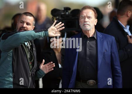 Oswiecim, Polen. 28. September 2022. Der Schauspieler Arnold Schwarzenegger besucht das Auschwitz-Birkenau Museum in Oswiecim. (Bild: © Vito Corleone/SOPA Images via ZUMA Press Wire) Stockfoto