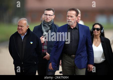 Oswiecim, Polen. 28. September 2022. Der Schauspieler Arnold Schwarzenegger besucht das Auschwitz-Birkenau Museum in Oswiecim. (Bild: © Vito Corleone/SOPA Images via ZUMA Press Wire) Stockfoto