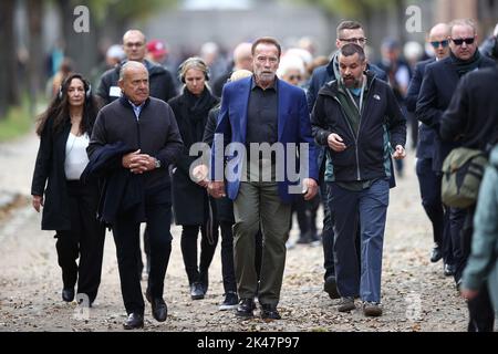 Oswiecim, Polen. 28. September 2022. Der Schauspieler Arnold Schwarzenegger besucht das Auschwitz-Birkenau Museum in Oswiecim. (Bild: © Vito Corleone/SOPA Images via ZUMA Press Wire) Stockfoto