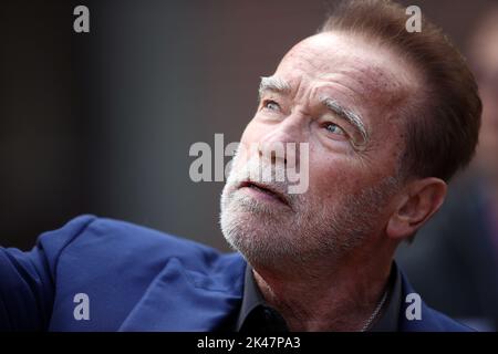 Oswiecim, Polen. 28. September 2022. Der Schauspieler Arnold Schwarzenegger besucht das Auschwitz-Birkenau Museum in Oswiecim. (Bild: © Vito Corleone/SOPA Images via ZUMA Press Wire) Stockfoto