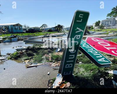 Rotunda, FL, 29. September 2022 - Eine lokale Florida-Gemeinde leidet unter der Verwüstung nach dem Orkanen Ian. Die FEMA Urban Search & Rescue Virginia Task Force 2 arbeitet weiterhin mit lokalen Beamten zusammen, um Hilfseinsätze zu unterstützen. Stockfoto