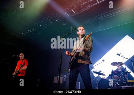 Manchester, Großbritannien. 230. September 2022 . Richard Archer, Steve Kemp, Kai Stephens, Ross Phillips von der Band Hard-Fi spielen ihre erste Show seit 8 Jahren im Rahmen der Neighborhood Festival Launch Party in der New Century Hall, Manchester, am Freitag, den 30.. September. Manchester. 2022-09-30. Kredit: Gary Mather/Alamy Live Nachrichten Stockfoto