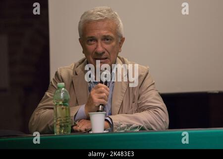 Ferrara, Emilia Romagna, Italien. 30. September 2022. Der Journalist Mario Calabresi ist zu Gast beim Festival des internationalen Magazins in Ferrara. (Bild: © Carlo Verbani/Pacific Press via ZUMA Press Wire) Stockfoto