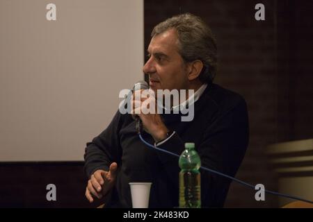 Ferrara, Emilia Romagna, Italien. 30. September 2022. Der Journalist Mario Calabresi ist zu Gast beim Festival des internationalen Magazins in Ferrara. (Bild: © Carlo Verbani/Pacific Press via ZUMA Press Wire) Stockfoto