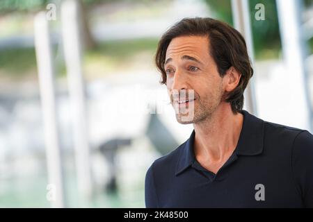 Adrien Brody ist während des Internationalen Filmfestivals von Venedig 79. im Darsena Excelsior in Venedig zu sehen. Stockfoto