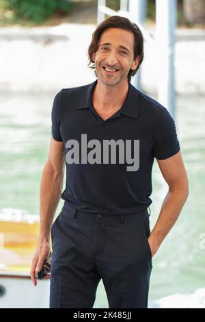 Venedig, Italien. 08. September 2022. Adrien Brody ist während des Internationalen Filmfestivals von Venedig 79. im Darsena Excelsior in Venedig zu sehen. (Foto: Stefano Costantino/SOPA Images/Sipa USA) Quelle: SIPA USA/Alamy Live News Stockfoto