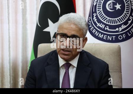 Sirte, Libyen. 30. September 2022. Der designierte Premierminister des Repräsentantenhauses (Hor), Fathi Bashagha, wurde am Sitz seiner Regierung in der zentralen Stadt Sirte gesehen, nachdem seine Regierung bei ihren Versuchen, von Tripolis aus zu arbeiten, gescheitert war, weil „sie kein Blut vergießen oder keine Spaltung entzünden wollte“. (Foto von Islam Alatrash/SOPA Images/Sipa USA) Quelle: SIPA USA/Alamy Live News Stockfoto