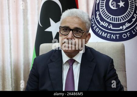 Sirte, Libyen. 30. September 2022. Der designierte Premierminister des Repräsentantenhauses (Hor), Fathi Bashagha, wurde am Sitz seiner Regierung in der zentralen Stadt Sirte gesehen, nachdem seine Regierung bei ihren Versuchen, von Tripolis aus zu arbeiten, gescheitert war, weil „sie kein Blut vergießen oder keine Spaltung entzünden wollte“. (Foto von Islam Alatrash/SOPA Images/Sipa USA) Quelle: SIPA USA/Alamy Live News Stockfoto