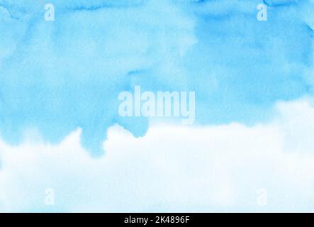 Aquarell hellblau und weiß weicher Hintergrund. Cerulean flüssige Aquarelle Hintergrund. Verschwommene Textur Stockfoto