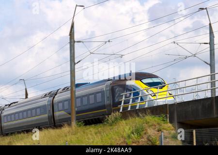 Eurostar internationaler Zug zwischen Amsterdam und London bei der Benthuizen Eisenbahn in den Niederlanden Stockfoto