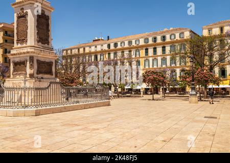 Plaza de La Merced im Zentrum von Málaga mit dem Denkmal zu Ehren von General Torrijos. Stockfoto