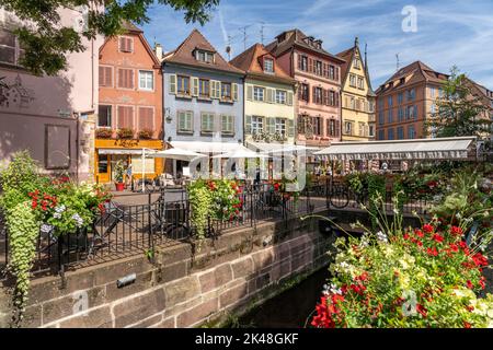 Die Grand Rue in der Altstadt von in Colmar, Elsass, Frankreich | Grand Rue in der Altstadt von Colmar, Elsass, Frankreich Stockfoto