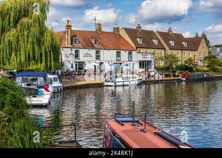 The Cutter Inn Bar und Restaurant am Fluss Great Ouse in Ely, Cambridgeshire, England, Großbritannien Stockfoto