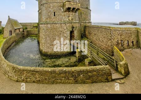 Frankreich. Normandie. Manche (50) die Vauban-Türme Saint-Vaast-la-Hougue und Tatihou, Küstenobservatorien. Hier Zugang zum Tatihou Observatorium Stockfoto