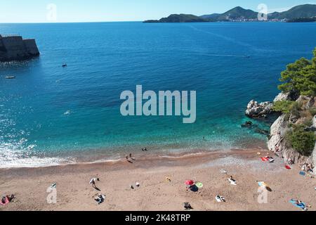 Sveti Stefan, Monetenegro. Drohnenansicht. Stockfoto