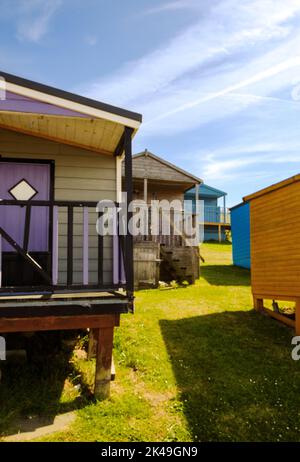 Mehrere Strandhütten in Tankerton, östlich von Whitstable, Kent Stockfoto