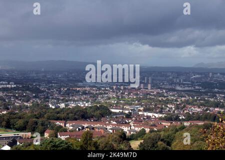 Blick über Glasgow von einem Hügel im Cathkin Braes Country Park, Glasgow, Schottland Stockfoto
