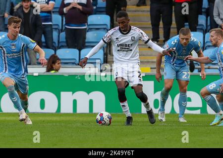 Coventry, Großbritannien. 1.. Oktober 2022Middlesbrough: Isaiah Jones während der zweiten Hälfte des Sky Bet Championship-Spiels zwischen Coventry City und Middlesbrough in der Coventry Building Society Arena, Coventry, am Samstag, dem 1.. Oktober 2022. (Kredit: John Cripps | MI Nachrichten) Kredit: MI Nachrichten & Sport /Alamy Live Nachrichten Stockfoto