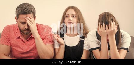 Eltern und Familie oder Kinder Probleme. Psychologe geben Familientherapie für Papa Mutter und Tochter Mädchen, Psychologie Stockfoto