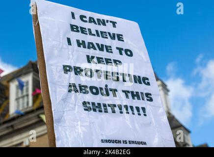 Falmouth, Cornwall Großbritannien - 10.01.22: Genug ist genug - Lebenshaltungskosten in Falmouth kommt es zu Protesten, da die Kraftstoffkosten weiter steigen. Stockfoto