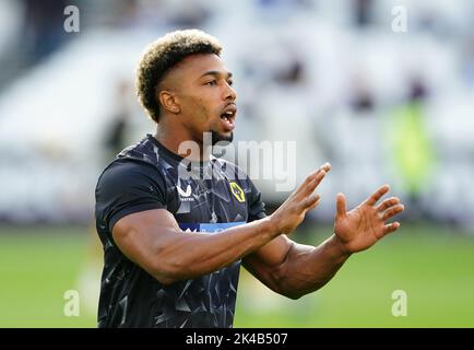 Wolverhampton's Adama Traore macht sich vor dem Premier League-Spiel im Londoner Stadion warm. Bilddatum: Samstag, 1. Oktober 2022. Stockfoto