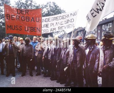 Energie) auf 24. 10. 1987, Luenen. Tausende von Bergleuten bei einer Demonstration der IGBE Mining Industrial Union Stockfoto