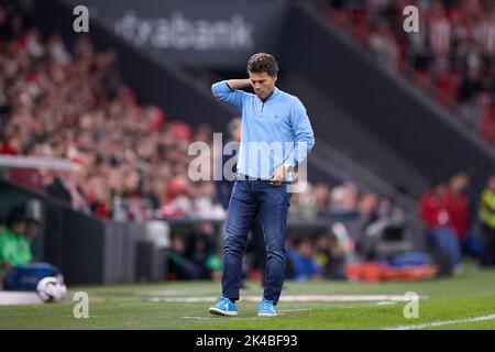 BILBAO, SPANIEN - 30. SEPTEMBER: Joan Francesc Rubi Cheftrainer von UD Almeria reagiert während des La Liga Santander-Spiels zwischen Athletic Club und UD Almeria am 30. September 2022 in San Mames in Bilbao, Spanien. Quelle: Ricardo Larreina/AFLO/Alamy Live News Stockfoto